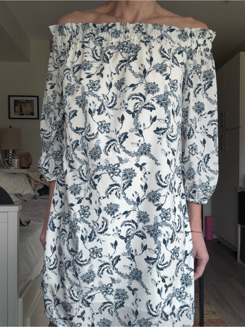 Banana Republic beautiful off the shoulder floral shift dress . Size 8 - Picture 5 of 8